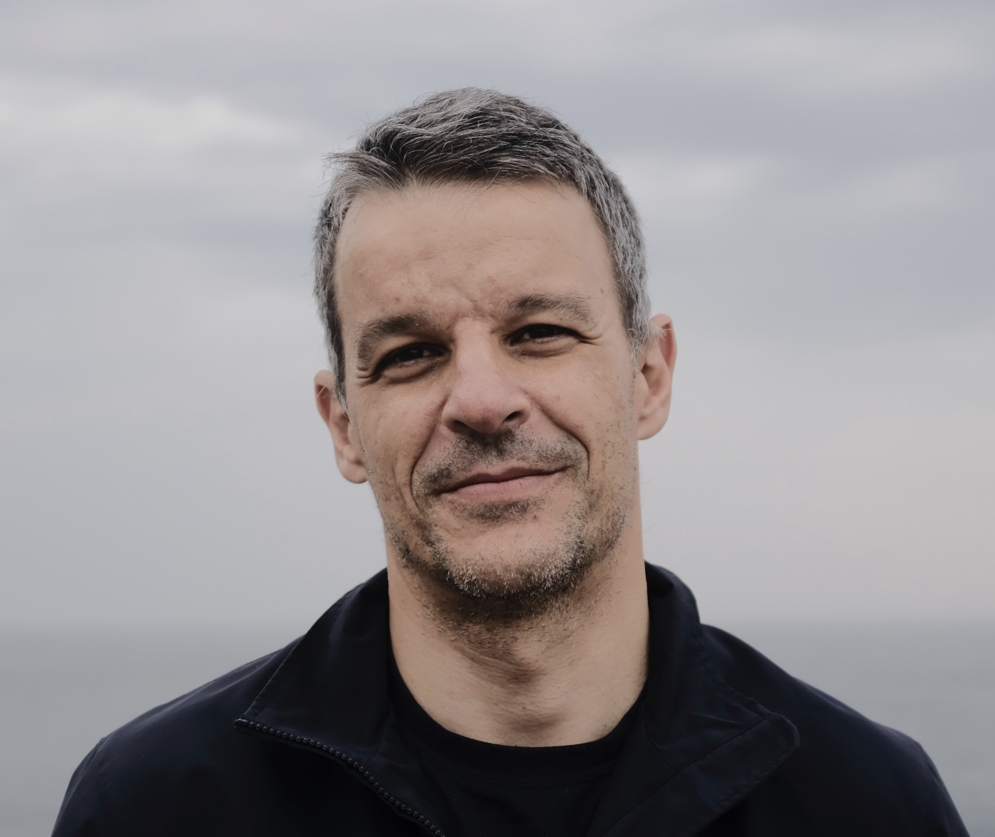 Karlos Zurutuza, a freelance journalist and a media trainer. His work has been published in The Guardian, Al Jazeera English, POLITICO, The Middle East Eye and The Independent, among others.