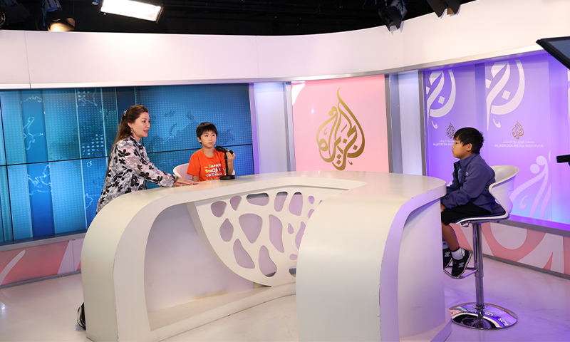 جانب من التطبيقات العملية في الأستوديو