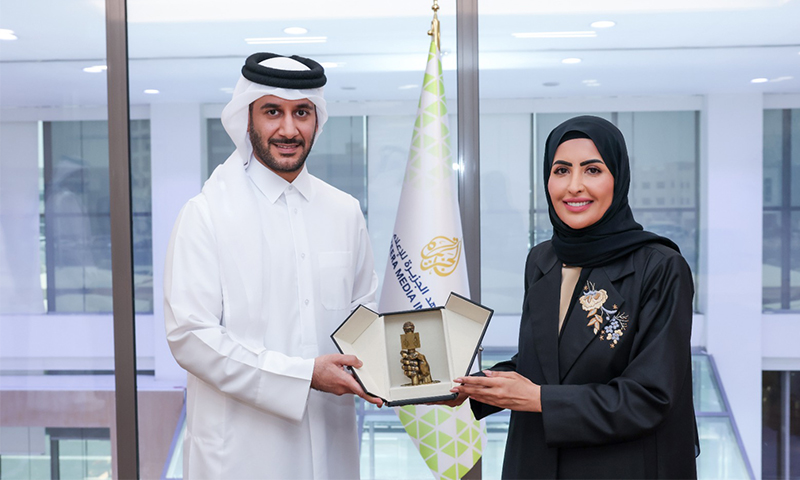 Exchange of honorary plaques