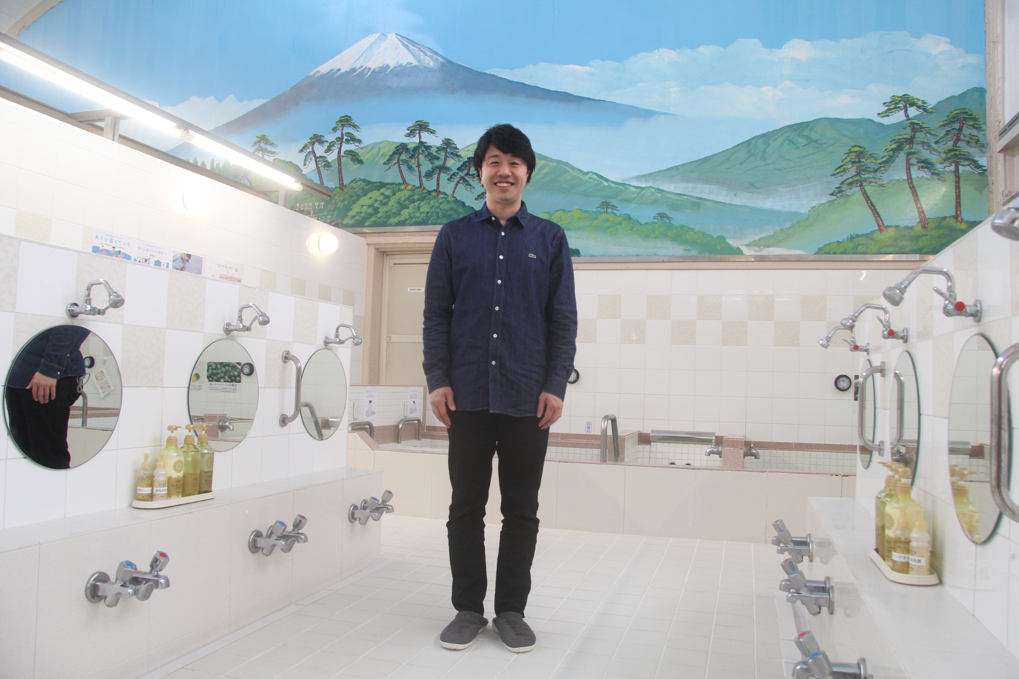 Owner of Koenji Sento, Yusuki Hiramitsu, who also designed the brand-new Sento located in the basement of Harakado in Harajuku.