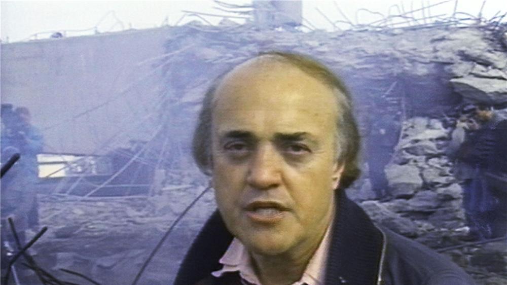 بيتر أرنيت، مراسل سي أن أن خلال عاصفة الصحراء عام 1991 – غيتي.