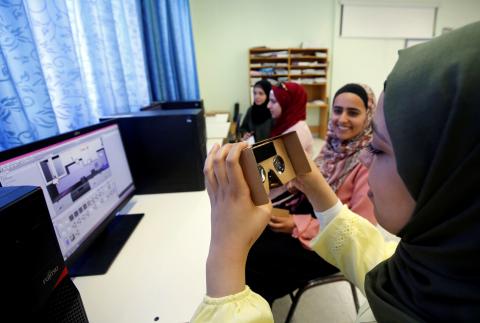 الإحصاءات الفلسطينية تشير إلى معدلات عالية من البطالة في تخصص الصحافة والإعلام، فما هو السبب؟ 