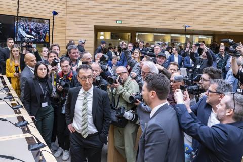 2026 state election in Baden-Württemberg. Election night in the state parliament. Before the state press conference, photographers surround the election winner, top candidate Cem Özdemir from the Greens. Stuttgart, Baden-Württemberg, Germany  By: Arnulf Hettrich / Date created: Mar 07 2026